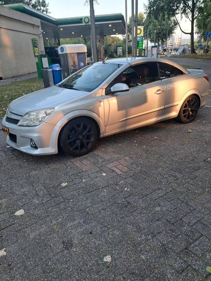 Opel Astra 1.8 16V Twintop 2009 Grijs, Auto's, Opel, Astra, Benzine, C, Cabriolet, Handgeschakeld, Geïmporteerd, Zilver of Grijs