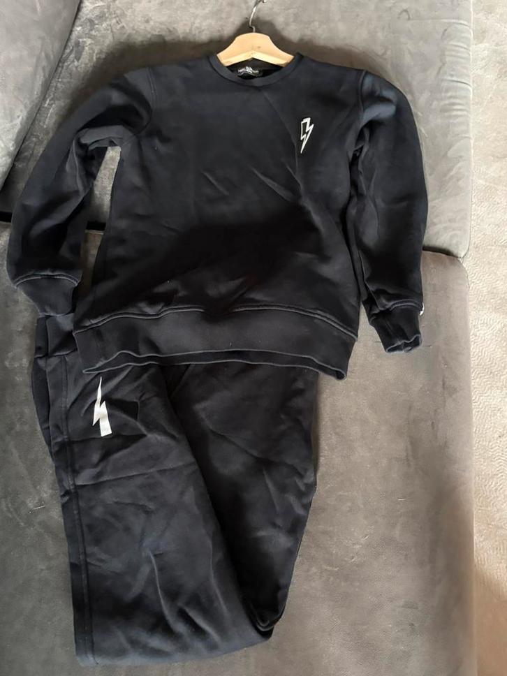 Neil Barrett pak zwart met wit maat 10 jaar, Kinderen en Baby's, Kinderkleding | Maat 140, Zo goed als nieuw, Jongen of Meisje