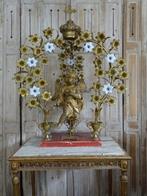 Oude religieuze boog, Ophalen