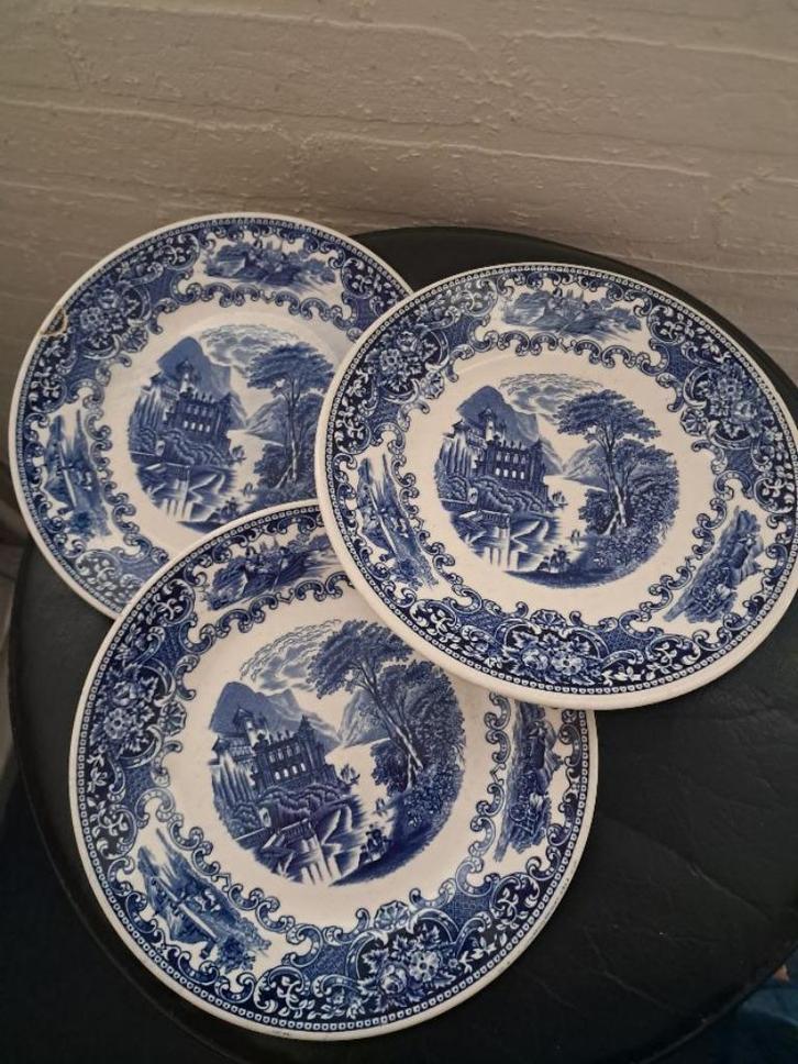 Royal Sphinx Cambridge Old England 3 borden, Antiek en Kunst, Antiek | Servies los, Ophalen of Verzenden