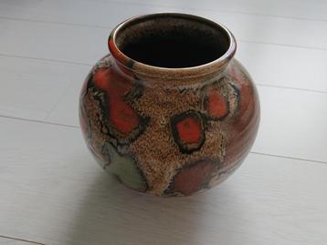 Antieke vaas  beschikbaar voor biedingen