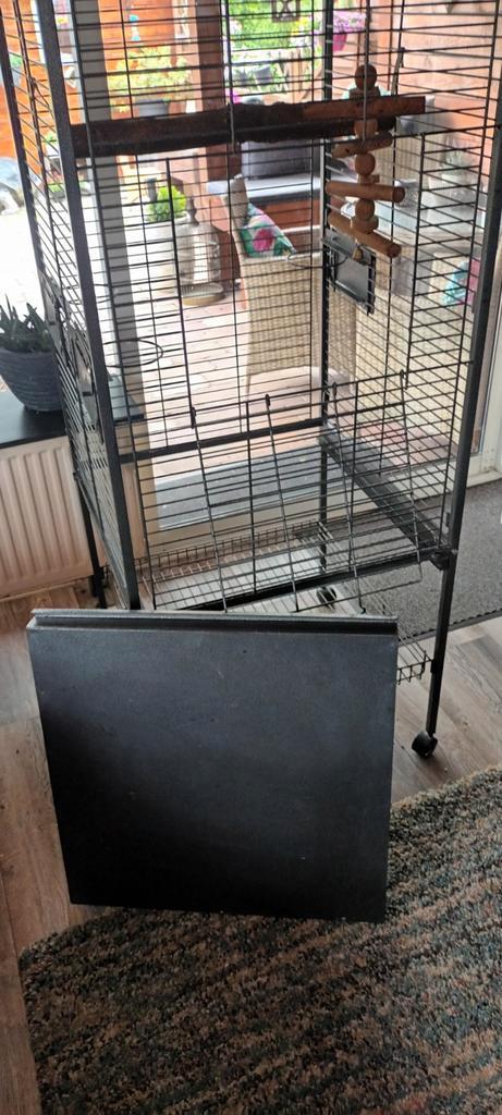 Vogelkooi te koop, Dieren en Toebehoren, Vogels | Hokken en Kooien, Zo goed als nieuw, Vogelkooi, Metaal, Ophalen