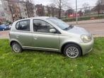Toyota Yaris 1.3 16V 5DR AUTOMAAT AIRCO PARKEERSENSOREN NAP, Auto's, 1299 cc, 400 kg, Origineel Nederlands, 900 kg