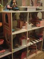 LOL Verrassing! Poppenhuis met poppen en accessoires, Ophalen of Verzenden, Gebruikt, Poppenhuis