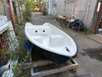 Garda 390, polyester sloepje (hergebruikte advertentie) beschikbaar voor biedingen