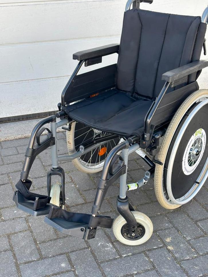 Inklapbare TomTar rolstoel , winkelprijs nieuw €925, Diversen, Rolstoelen, Zo goed als nieuw, Handbewogen rolstoel, Inklapbaar