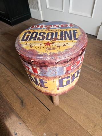 Vintage Poef - Diesel Gasoline Design beschikbaar voor biedingen