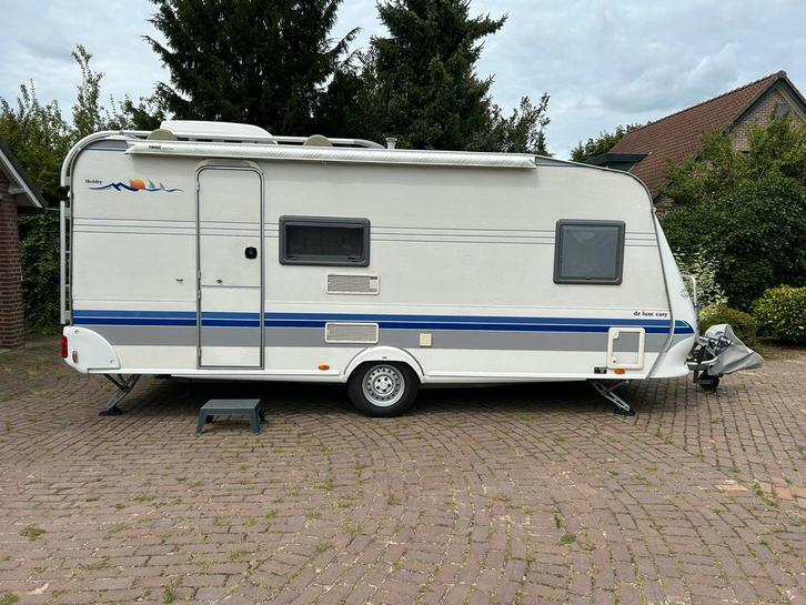 Caravan Hobby KMFe de Luxe easy 500, Caravans en Kamperen, Caravans, Particulier, tot en met 6, 1000 - 1250 kg, Treinzit, Hobby