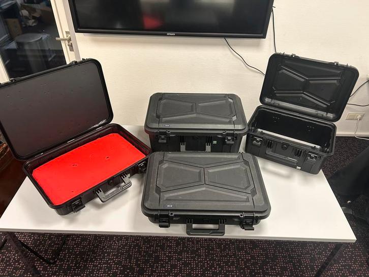 Kunststof koffers, Muziek en Instrumenten, Behuizingen en Koffers, Gebruikt, Overige instrumenten, Ophalen