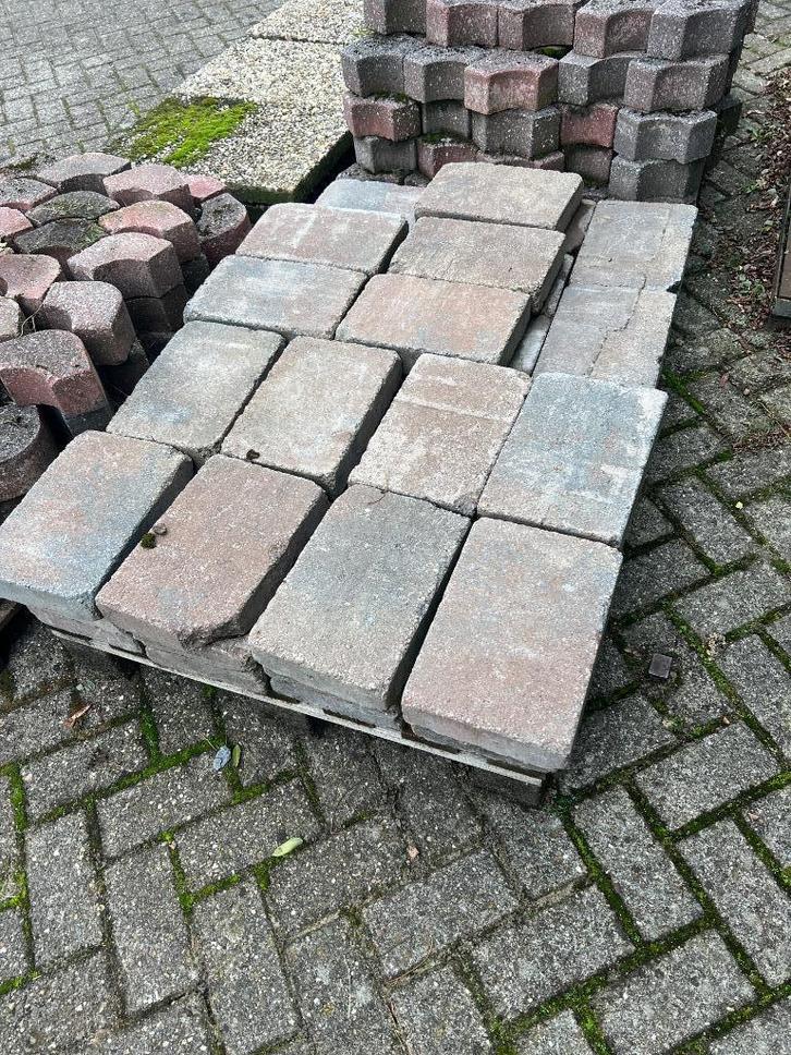 **GRATIS** 45 getrommelde klinkers – 30x20x6 cm – ca. 2,7 m², Tuin en Terras, Tegels en Klinkers, Zo goed als nieuw, Klinkers