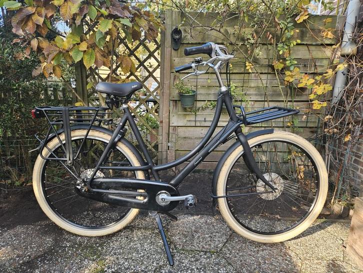 Mooie en goede Azor Ameland dames fiets, Fietsen en Brommers, Fietsen | Dames | Damesfietsen, Gebruikt, Overige merken, Versnellingen