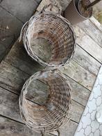 In totaal 3 gevlochten rieten manden, Huis en Inrichting, Woonaccessoires | Schalen en Manden, Ophalen, Gebruikt, Riet