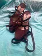 Jimmy Choo suede sandalen/hakken met linten, wijnrood, 38, Ophalen of Verzenden, Zo goed als nieuw, Schoenen met hoge hakken, Jimmy Choo