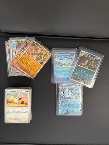 Prismatic Pokémon Kaarten beschikbaar voor biedingen