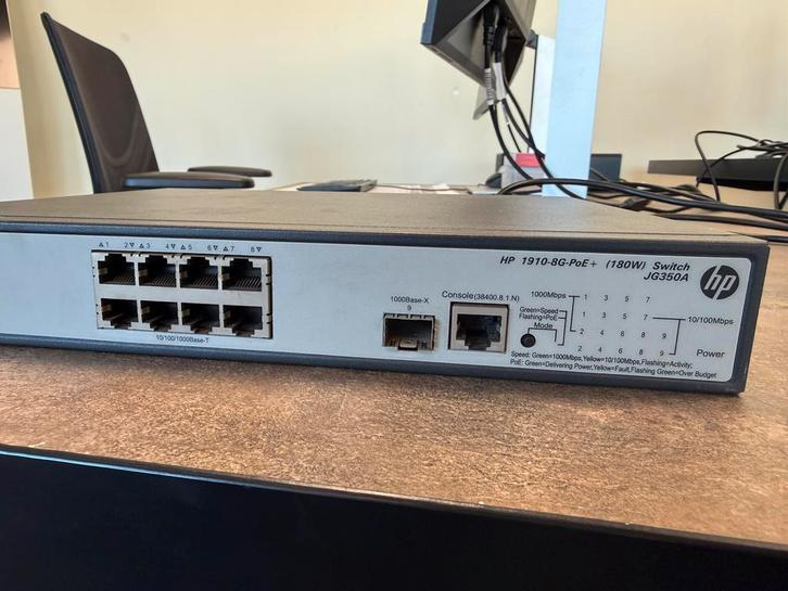HP 1910-8G-PoE+ Switch (JG350A) – Goede staat, Computers en Software, Netwerk switches, Zo goed als nieuw, Ophalen