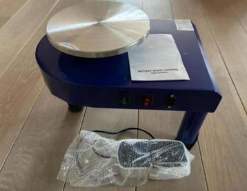 Pottenbak machine / Boetseer tafel incl. Accessoires -NIEUW- beschikbaar voor biedingen