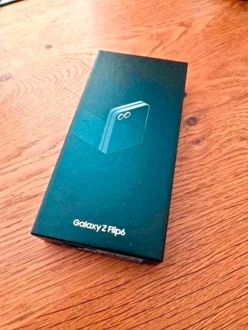 Samsung Galaxy Z Flip6 256GB - Zilver - Nieuw beschikbaar voor biedingen