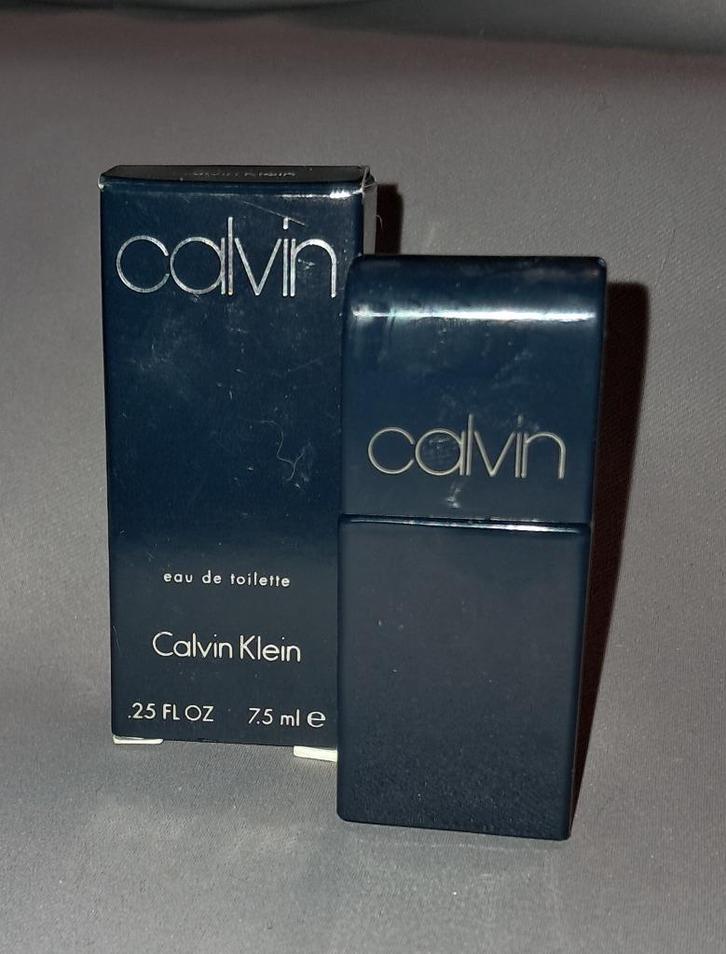 Mooie parfum mini - Calvin klein Calvin + Doosje, Verzamelen, Parfumverzamelingen, Zo goed als nieuw, Miniatuur, Gevuld, Ophalen of Verzenden