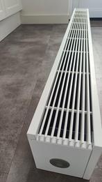 Jaga Strada wand convector radiator 1.80m lang., Doe-het-zelf en Verbouw, Verwarming en Radiatoren, Ophalen, 30 tot 80 cm, Radiator