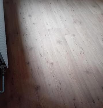 Laminaat Gratis 50m2 beschikbaar voor biedingen