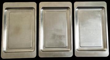 3 RVS serveer-/dienbladen ca 30x50cm beschikbaar voor biedingen