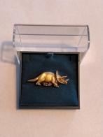 Triceratops Dino Dinosaurus pin goudkleurig, Verzamelen, Speldjes, Pins en Buttons, Ophalen of Verzenden, Zo goed als nieuw