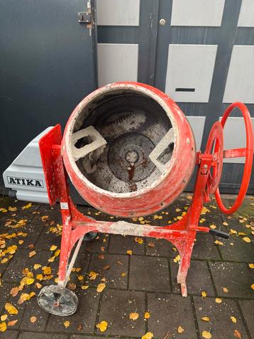 Atika Betonmolen - Goed Onderhouden beschikbaar voor biedingen