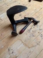 Oude schoenmakersleest met hamer, Antiek en Kunst, Antiek | Gereedschap en Instrumenten, Ophalen of Verzenden