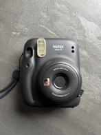 Fujifilm Instax Mini 11 - Charcoal Gray (zwart), Ophalen of Verzenden, Gebruikt, Polaroid, Fuji