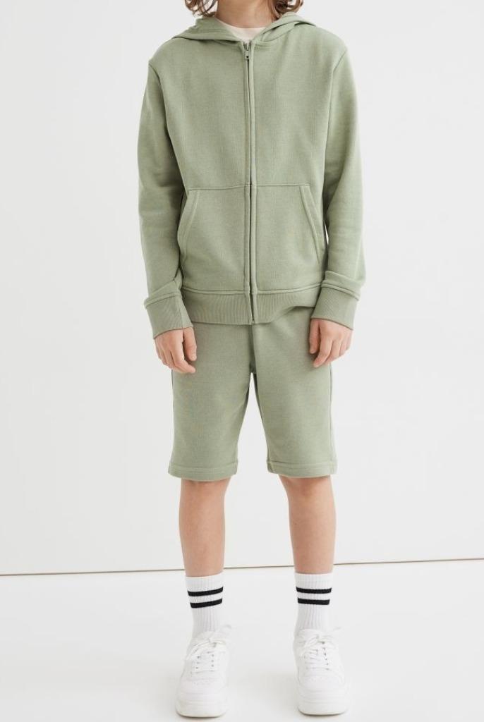 H&M tweedelige set licht kakigroen vest en short maat 170, Kinderen en Baby's, Kinderkleding | Maat 170, Nieuw, Jongen, Setje