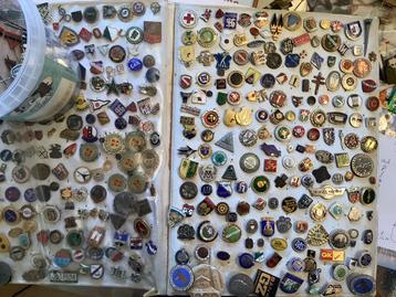 Mooie speldjes 22 beschikbaar voor biedingen