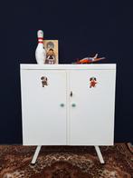 Vintage kledingkast, kastje voor de kinderkamer, retro kast, Kinderen en Baby's, Kinderkamer | Commodes en Kasten, Ophalen, Gebruikt