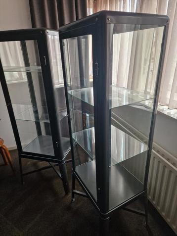 2x Ikea Fabrikor Vitrinekasten Grijs, prijs pst beschikbaar voor biedingen
