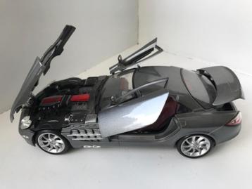 Modelauto 1:18 Mercedes SLR beschikbaar voor biedingen