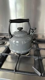 Le creuset fluitketel, Huis en Inrichting, Keuken | Potten en Pannen, Ophalen, Gebruikt, Gietijzer