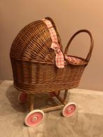 Poppenwagen riet, Kinderen en Baby's, Speelgoed | Poppen, Ophalen, Zo goed als nieuw, Babypop
