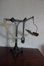 Weegschaal curiosa 1 kg., Ophalen of Verzenden