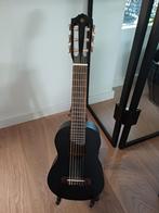 Gitaar guitalele Yamaha 6 snaren zwart met standaard, Ophalen, Zo goed als nieuw, Akoestisch, 6-snarig