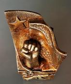 Propaganda Militair Warschaupact Vuist Vlag en Machinegeweer, Antiek en Kunst, Ophalen of Verzenden