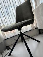 Stoelen henders en hazel, Ophalen