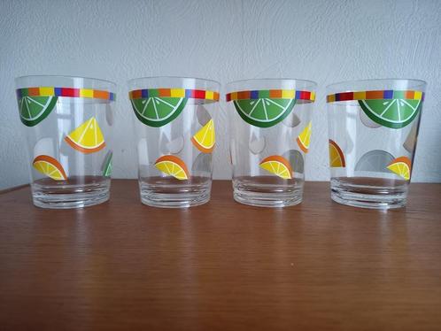 Limonade glazen set - 4 stuks - plastic - citrusvruchten mot, Huis en Inrichting, Keuken | Servies, Gebruikt, Glas of Glazen, Overige stijlen