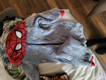 Spidey onesie beschikbaar voor biedingen
