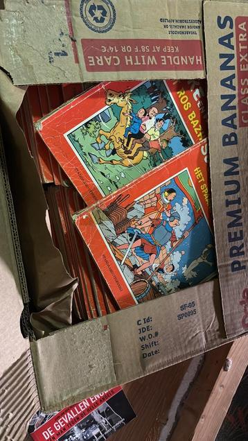 Bananendoos vol Suske en Wiske stripboeken beschikbaar voor biedingen