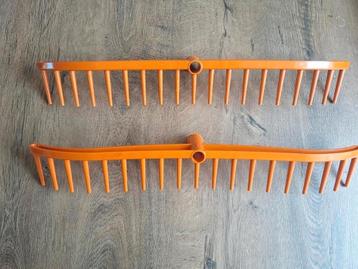 Te koop. Setje (2) gras / Hooiharken.6o cm breed beschikbaar voor biedingen
