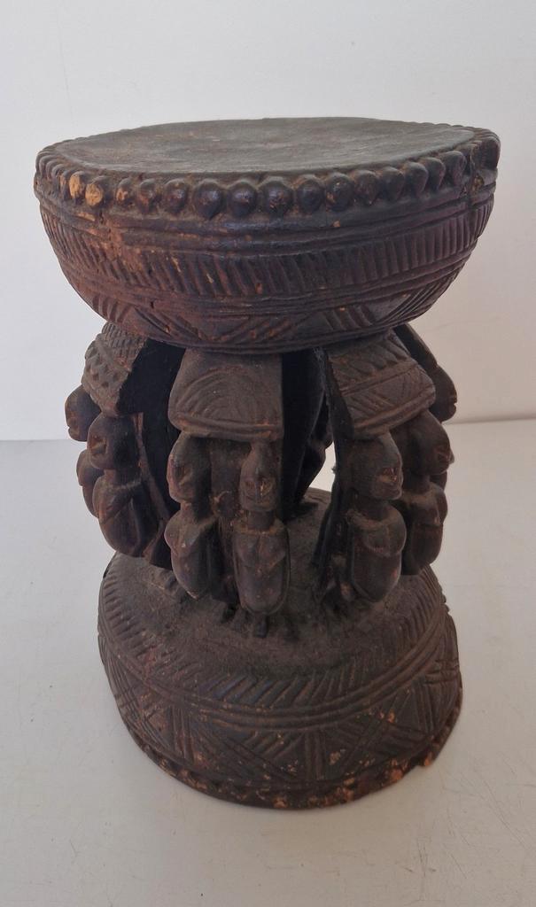 Uit inboedel: Houten dogan krukje , Mali, West=Afrika, incl, Antiek en Kunst, Kunst | Niet-Westerse kunst, Verzenden