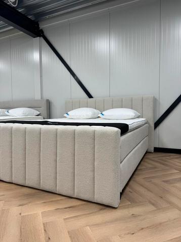 BOXSPRING TEDDY BEIGE BOUCLÉ BED TEDDY BED  beschikbaar voor biedingen