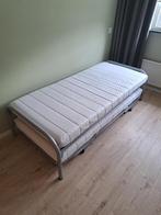 Bedden + matrassen, Huis en Inrichting, Slaapkamer | Bedden, Grijs, 90 cm, Simpel/modern, Metaal
