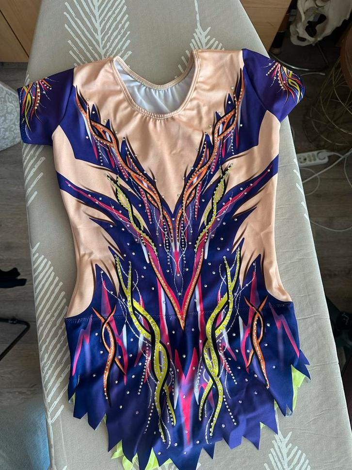 Nieuw Acrogympakje Kv Leotards, Sport en Fitness, Turnen, Nieuw, Overige typen, Maat 36 t/m 42, Paars, Ophalen of Verzenden