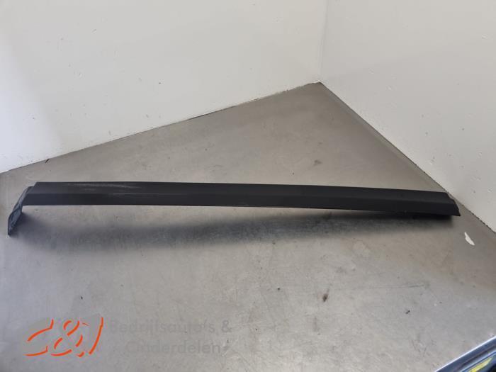 Schuifdeur Rail rechts van een Mercedes Vito, Auto-onderdelen, Carrosserie en Plaatwerk, Mercedes-Benz, Gebruikt, 3 maanden garantie