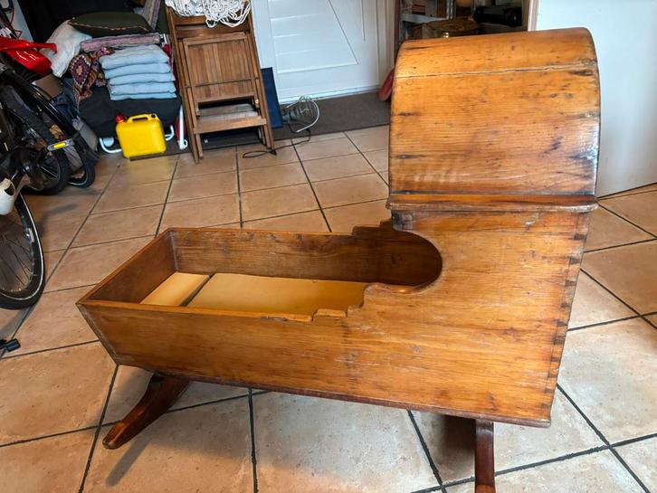 Antieke Houten Schommelwieg / Ledikant - Vintage Staat, Antiek en Kunst, Antiek | Meubels | Bedden, Ophalen